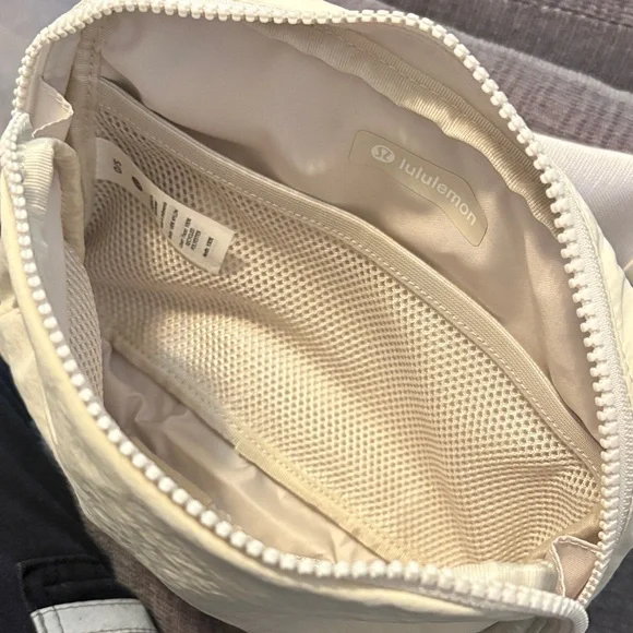 Lululemon Belt Bag - Picture 3 of 4